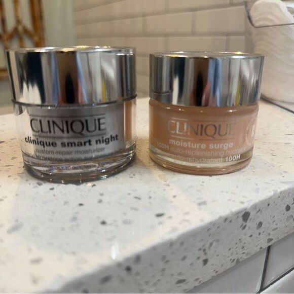 Clinique Smart Night and Moisture Surge bundle- brand new (no box) Full size! - Picture 7 of 8